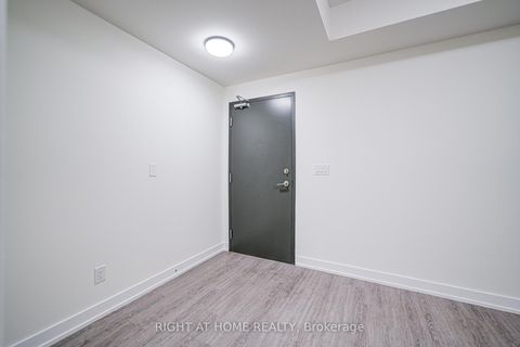 Photo 5 at Th03 - 1350 Kingston Road, Cliffside, Toronto