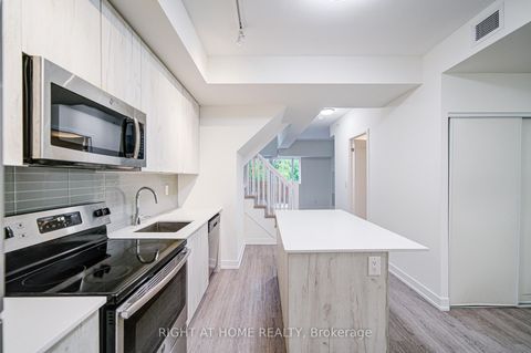 Photo 10 at Th03 - 1350 Kingston Road, Cliffside, Toronto