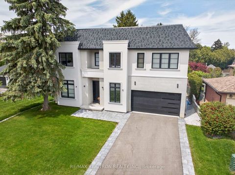 Photo 1 at 32 Cossar Drive, Aurora Highlands, Aurora