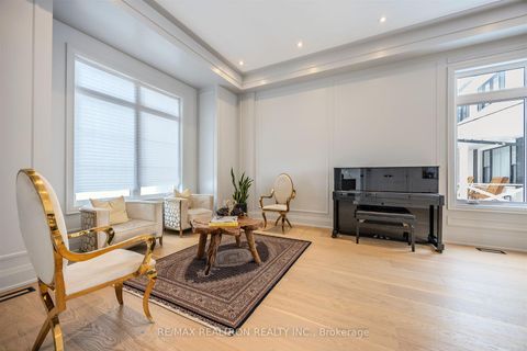 Photo 8 at 32 Cossar Drive, Aurora Highlands, Aurora