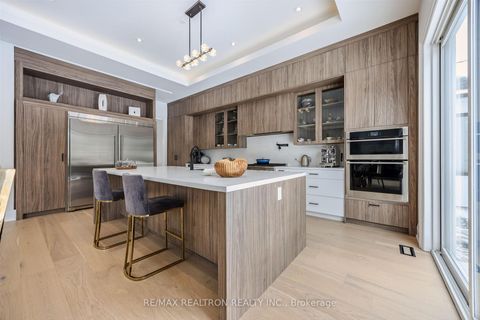 Photo 15 at 32 Cossar Drive, Aurora Highlands, Aurora
