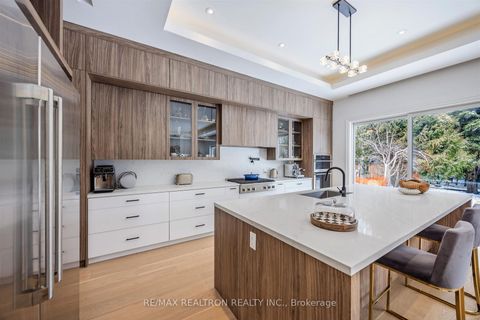 Photo 17 at 32 Cossar Drive, Aurora Highlands, Aurora