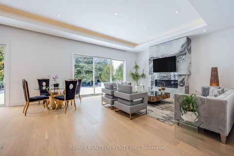 Photo 18 at 32 Cossar Drive, Aurora Highlands, Aurora