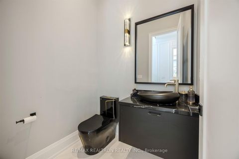 Photo 21 at 32 Cossar Drive, Aurora Highlands, Aurora