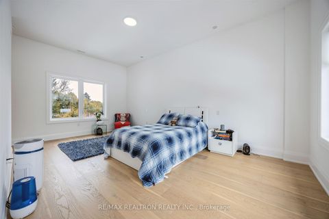 Photo 31 at 32 Cossar Drive, Aurora Highlands, Aurora