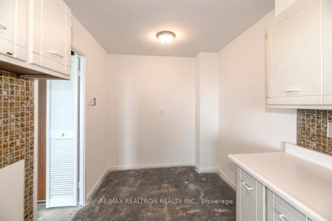 Photo 11 at 1602 - 350 Seneca Hill Drive, Don Valley Village, Toronto