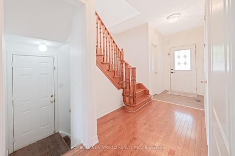 Photo 3 at 47 Ozner Crescent, Vellore Village, Vaughan