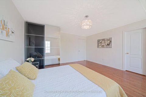 Photo 16 at 47 Ozner Crescent, Vellore Village, Vaughan