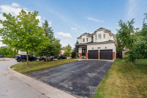 Photo 2 at 11 Kensington Trail, Shore, Barrie