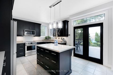 Photo 10 at 11 Kensington Trail, Shore, Barrie