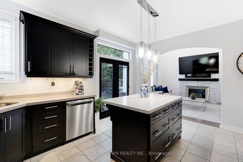 Photo 11 at 11 Kensington Trail, Shore, Barrie