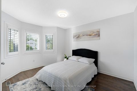 Photo 24 at 11 Kensington Trail, Shore, Barrie