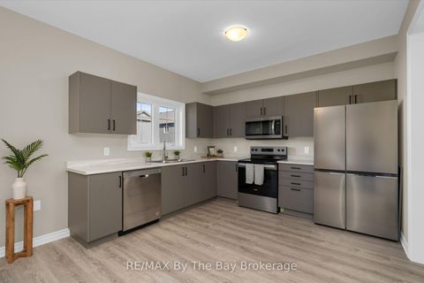 Photo 8 at 214 Cubitt Street, Stayner, Clearview