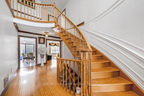 Photo 10 at 91 Lavery Trail, Highland Creek, Toronto