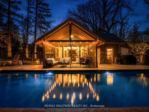 Photo 3 at 115 Clapperton Street, Wellington, Barrie