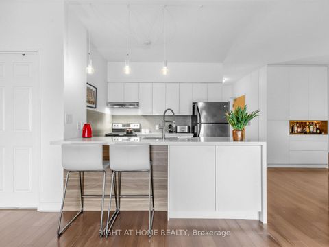 Photo 14 at 406 - 11 Christie Street, Annex, Toronto