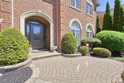 Photo 2 at 953 Damascus Court, Wyndham, Newmarket