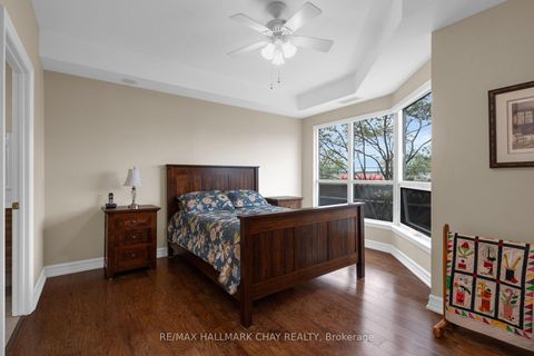 Photo 13 at 308 - 6 Toronto Street, City Centre, Barrie