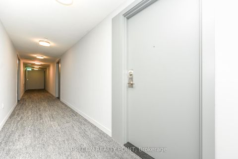 Photo 4 at 212 - 859 The Queensway, Queensway, Toronto