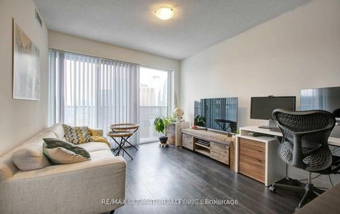 Photo 4 at 4203 - 88 Harbour Street, Waterfront Communities C1, Toronto