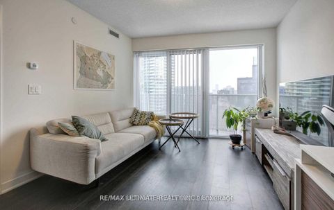 Photo 6 at 4203 - 88 Harbour Street, Waterfront Communities C1, Toronto