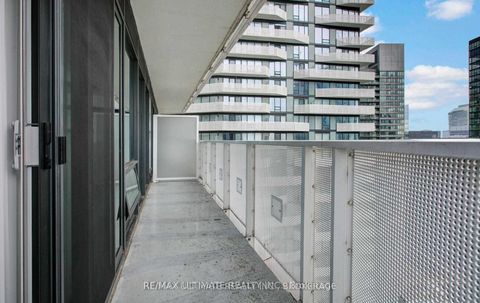 Photo 14 at 4203 - 88 Harbour Street, Waterfront Communities C1, Toronto