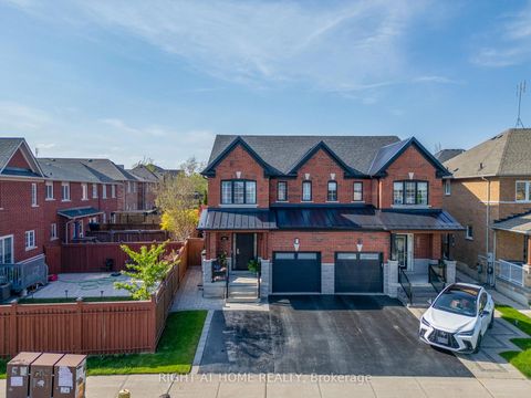 Photo 2 at 263 Golden Orchard Road, Patterson, Vaughan