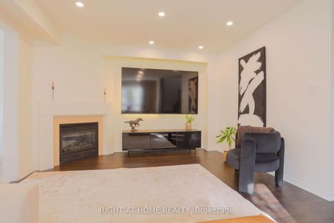 Photo 13 at 263 Golden Orchard Road, Patterson, Vaughan