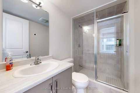 Photo 17 at 16 Credit Lane, Jefferson, Richmond Hill