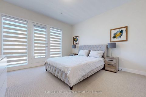 Photo 18 at 16 Credit Lane, Jefferson, Richmond Hill