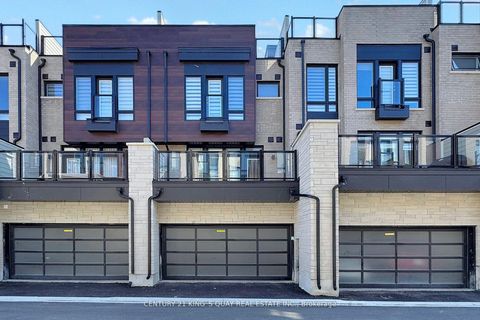 Photo 32 at 16 Credit Lane, Jefferson, Richmond Hill