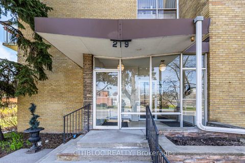 Photo 2 at 201 - 219 Wilson Avenue, Nortown, Toronto