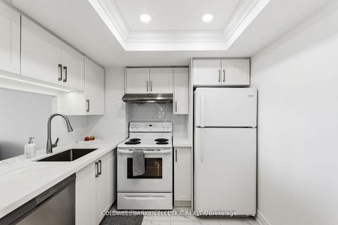 Photo 4 at 815 - 2550 Lawrence Avenue E, Dorset Park, Toronto