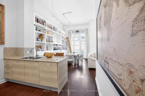 Photo 3 at 209 - 380 Macpherson Avenue, Casa Loma, Toronto
