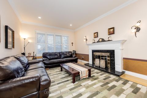 Photo 5 at 38A Avonlea Place, Doncrest, Richmond Hill