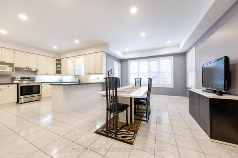 Photo 11 at 38A Avonlea Place, Doncrest, Richmond Hill