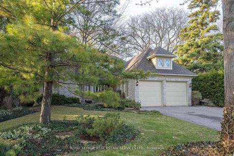 Photo 3 at 100 Rathburn Road, Rosethorn, Toronto