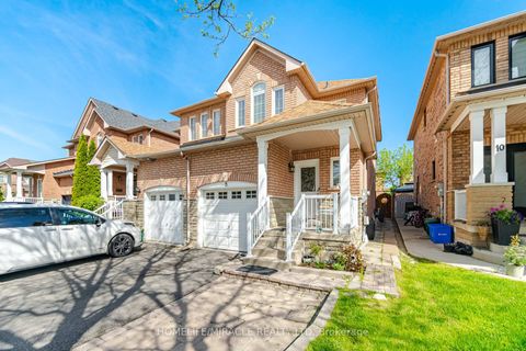 Photo 4 at 8 Nasir Crescent, Vellore Village, Vaughan