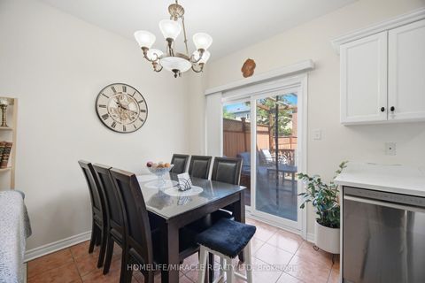 Photo 11 at 8 Nasir Crescent, Vellore Village, Vaughan