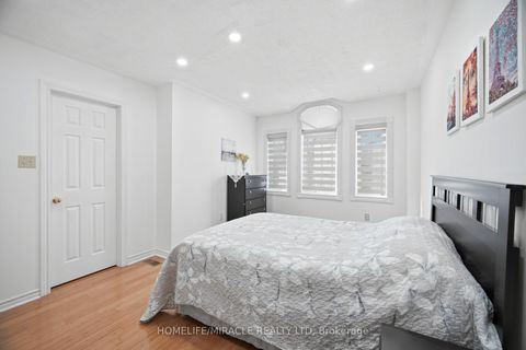 Photo 22 at 8 Nasir Crescent, Vellore Village, Vaughan