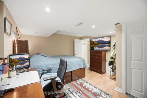 Photo 32 at 8 Nasir Crescent, Vellore Village, Vaughan