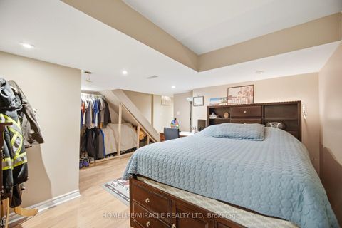 Photo 34 at 8 Nasir Crescent, Vellore Village, Vaughan