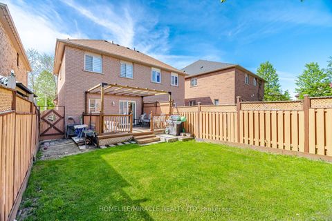Photo 41 at 8 Nasir Crescent, Vellore Village, Vaughan