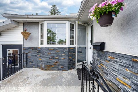 Photo 4 at 271 Thistle Down Boulevard W, Beaumonde Heights, Toronto