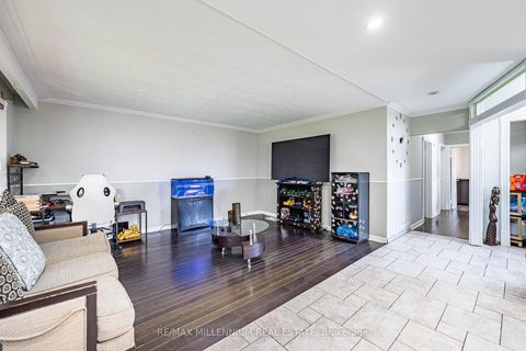 Photo 8 at 271 Thistle Down Boulevard W, Beaumonde Heights, Toronto