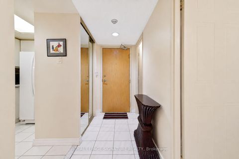 Photo 1 at 205 - 5 Kenneth Avenue, Willowdale East, Toronto