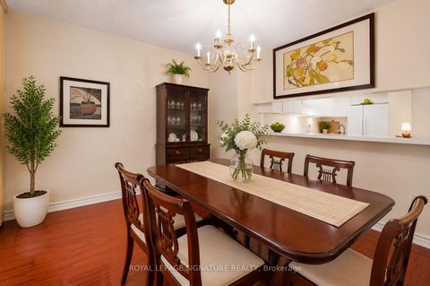 Photo 6 at 205 - 5 Kenneth Avenue, Willowdale East, Toronto