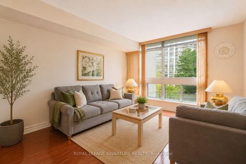 Photo 10 at 205 - 5 Kenneth Avenue, Willowdale East, Toronto