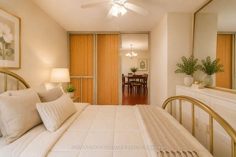 Photo 13 at 205 - 5 Kenneth Avenue, Willowdale East, Toronto