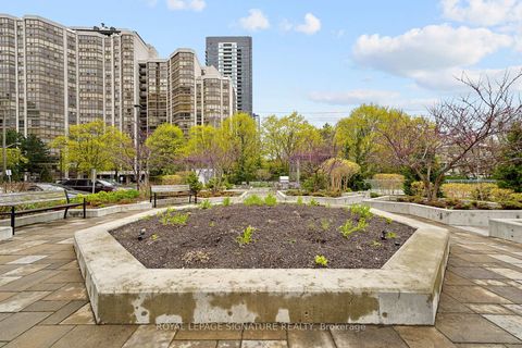 Photo 31 at 205 - 5 Kenneth Avenue, Willowdale East, Toronto